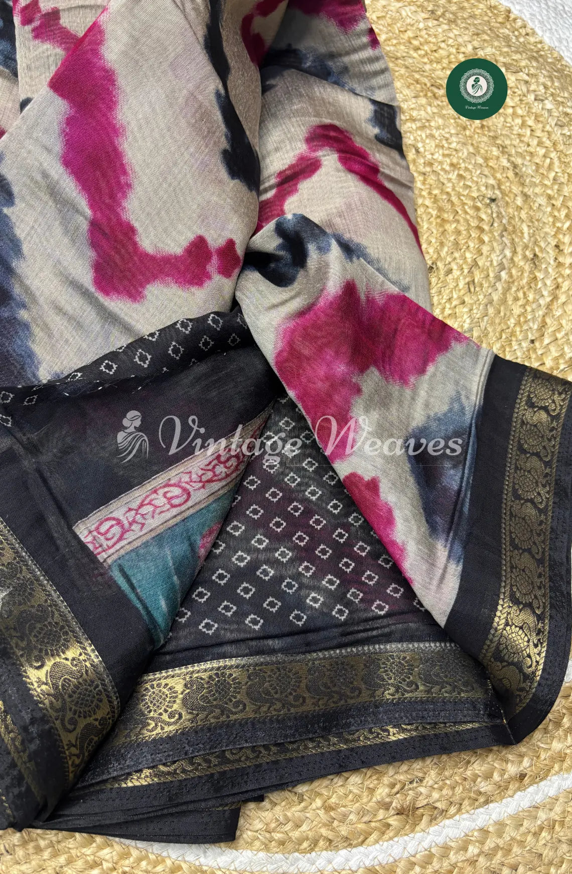 Mangalagiri Silk Saree With Peacock Design ZigZag-Black