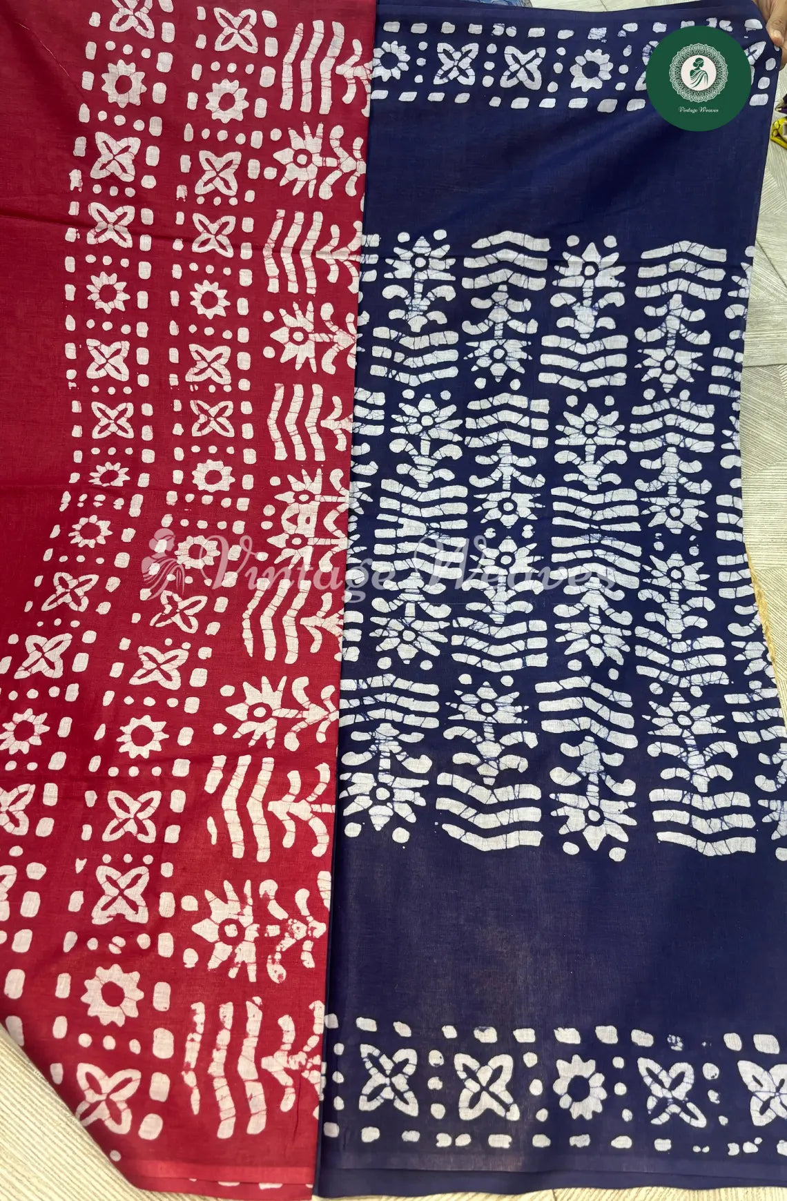 Mul Cotton Saree Batik Print Contrast Pallu-Blue