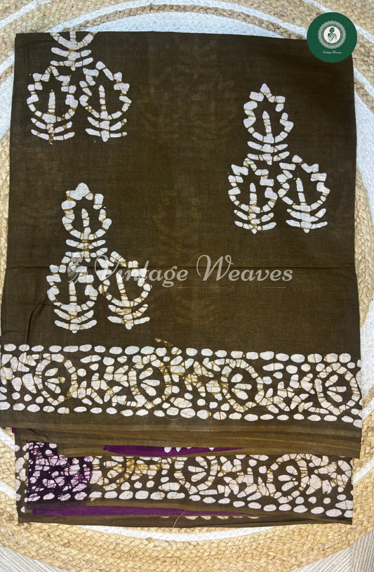 Mul Cotton Saree Batik Print ContrastPallu-Green with Wine
