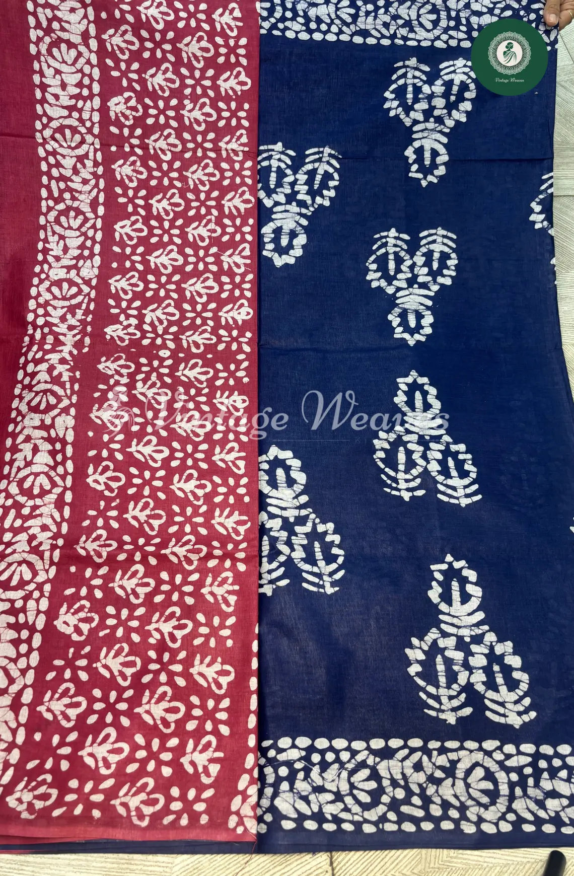 Mul Cotton Saree Batik Print ContrastPallu-Blue withRed