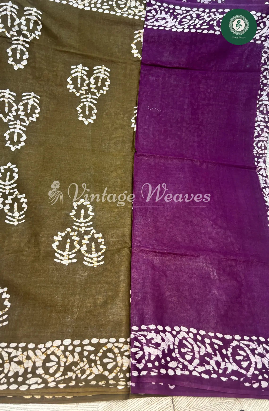 Mul Cotton Saree Batik Print ContrastPallu-Green with Wine