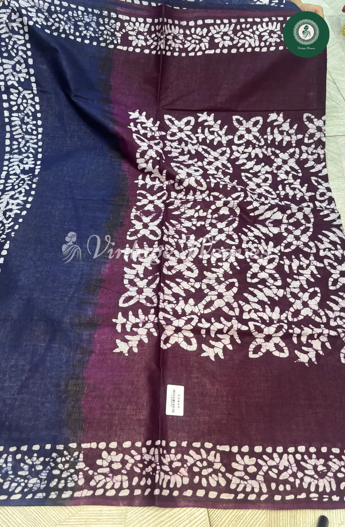 Mul Cotton Saree Batik Print Contrast Pallu-Wine with Blue