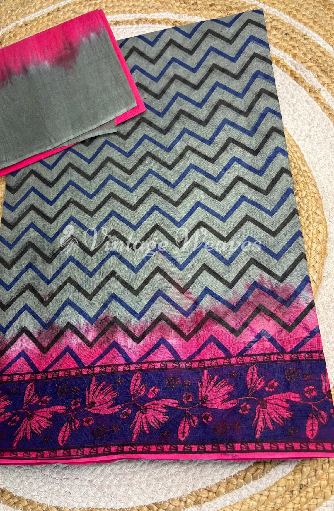 ZigZag Printed Cotton Saree-Grey